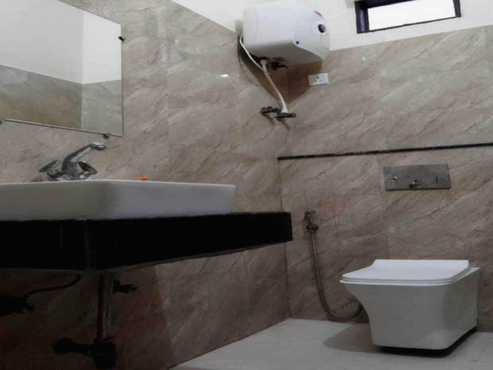 Hotel O G Hotel Happy Home Alīgarh Buitenkant foto